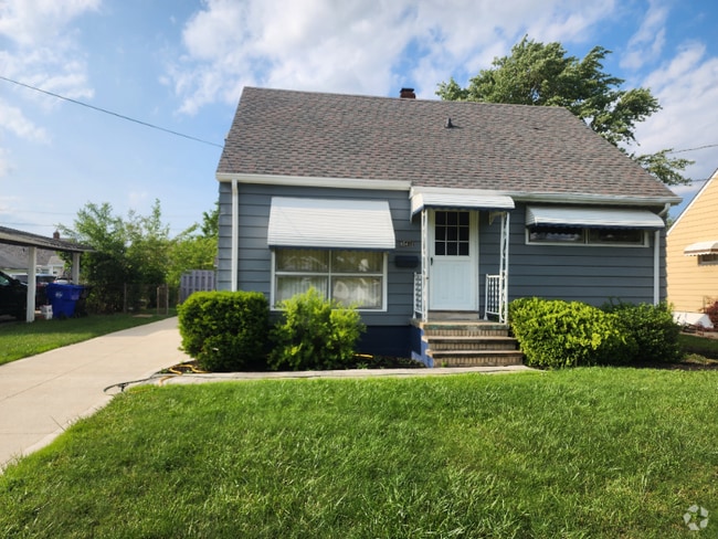 Building Photo - 15472 Muskingum Blvd