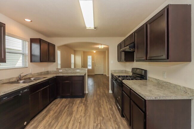 Foto del edificio - 13111 Withee Path Ln