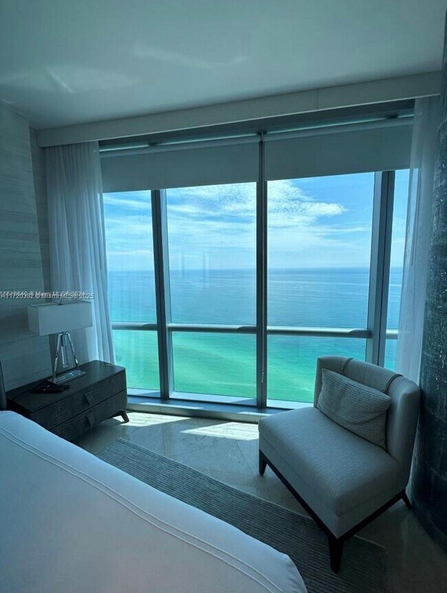 Foto del edificio - 17121 Collins Ave