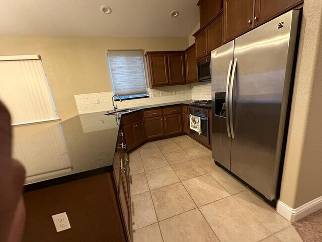 Foto del edificio - Absolutely Lovely New 4 Bedroom Home