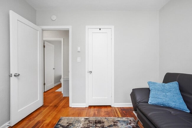 Building Photo - Charming 2 Bed Home in Salem