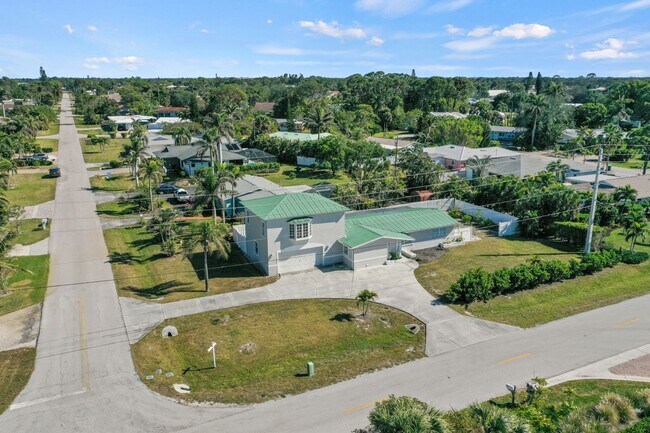 Building Photo - NOW AVAILABLE - Single Family Minutes From...
