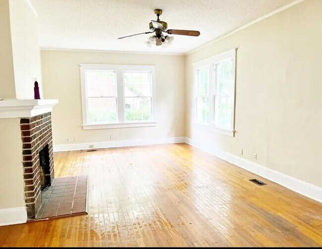 Foto del edificio - 921 W 2nd Ave