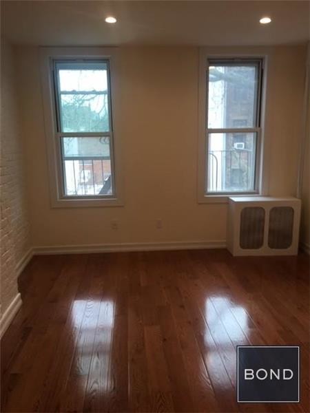 Primary Photo - 106 Charles St