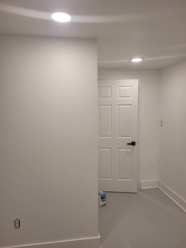 Building Photo - Spacious, Recently Renovated 2-Bedroom Bas...