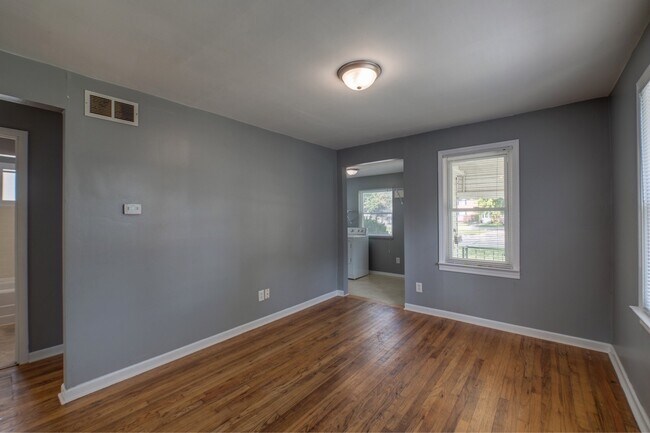 Foto del edificio - 20340 E 8 Mile Rd