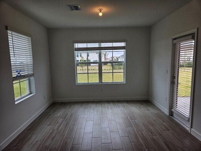 Foto del edificio - 19576 Whispering Crk Rd