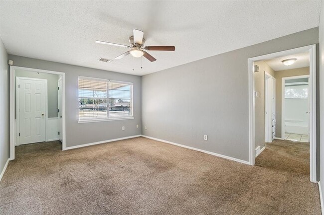 Building Photo - 4009 Vickie Dr