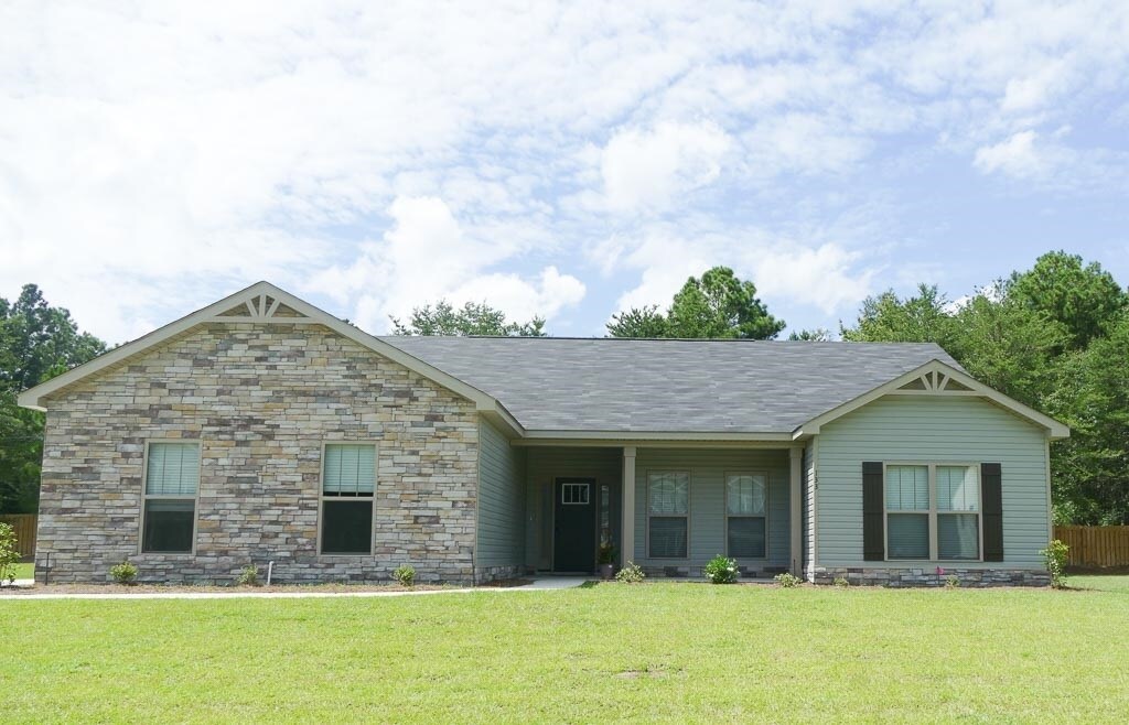 Foto principal - 133 Summer Station Dr