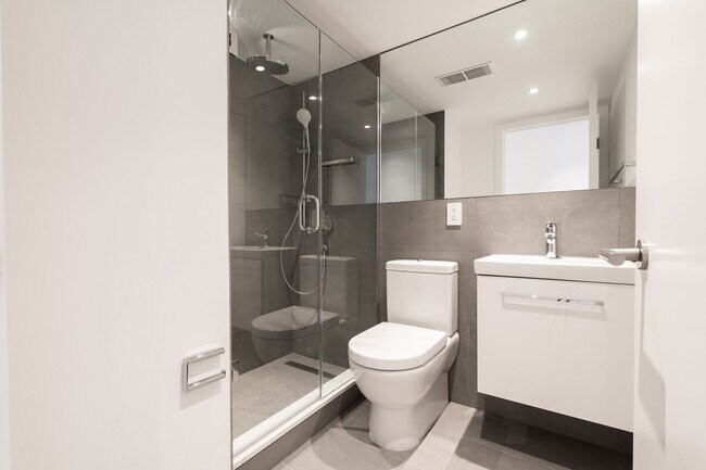 Photo du bâtiment - 800 Richmond St W