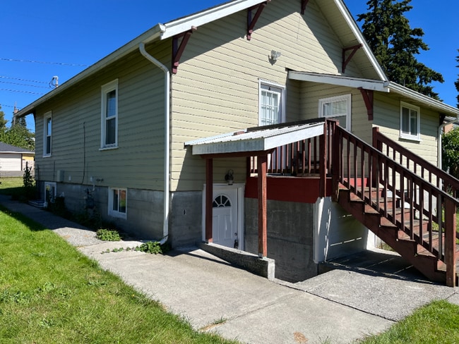 Building Photo - 1708 S Durango St