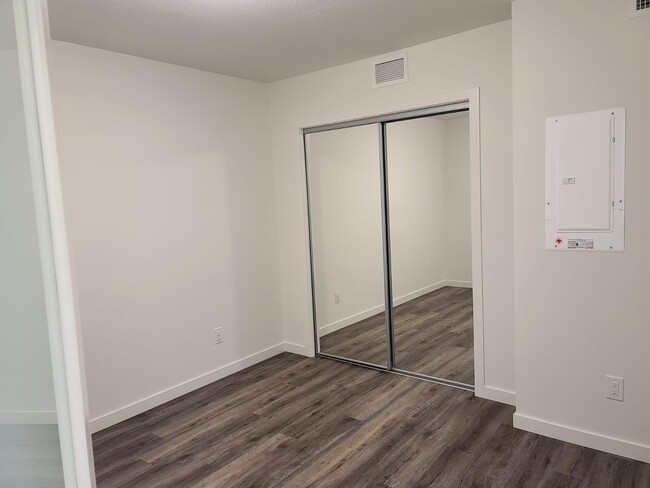 Building Photo - 625 Academy Way