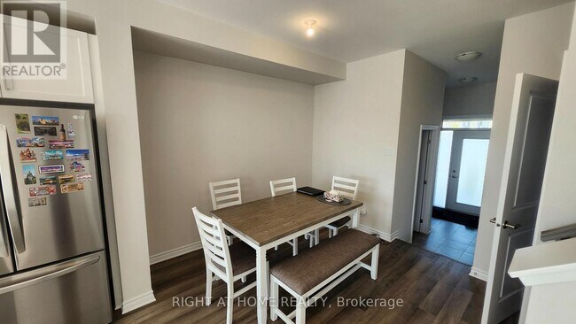Photo du bâtiment - 515 Montjay Rd