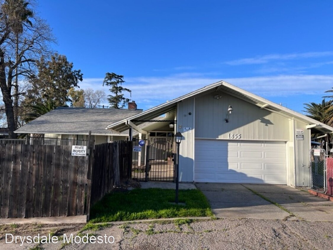 Foto principal - 3 br, 2.5 bath House - 1855 E. Poplar St.