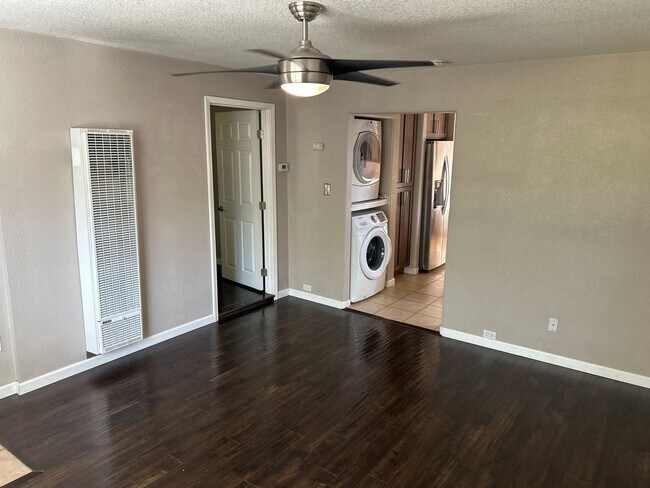 Foto del edificio - 943 Shearer St