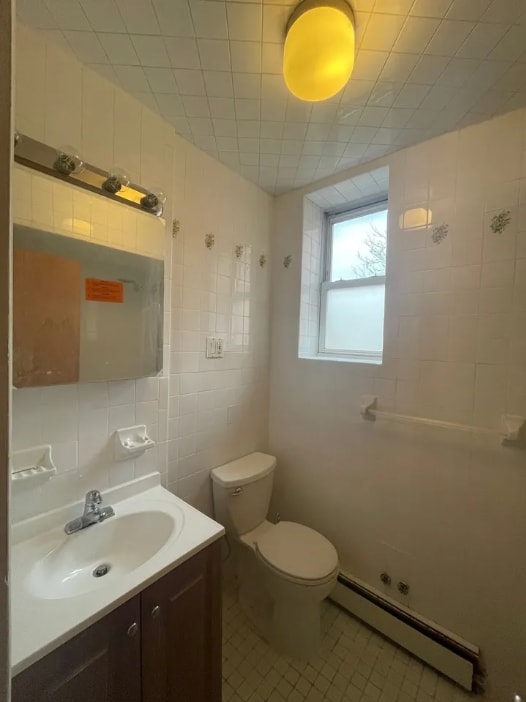 Building Photo - 161 Lott St