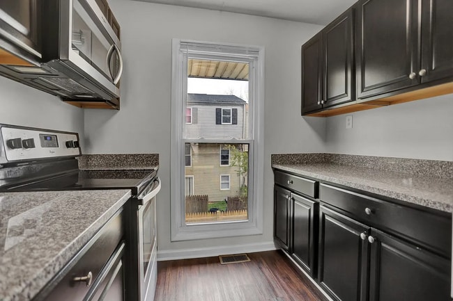 Building Photo - Gorgeous 5 Bedroom In Harford County Ready...