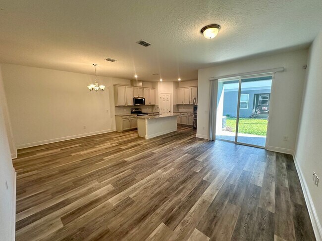 Building Photo - Beautiful 3/2.5 Townhouse in Winter Park