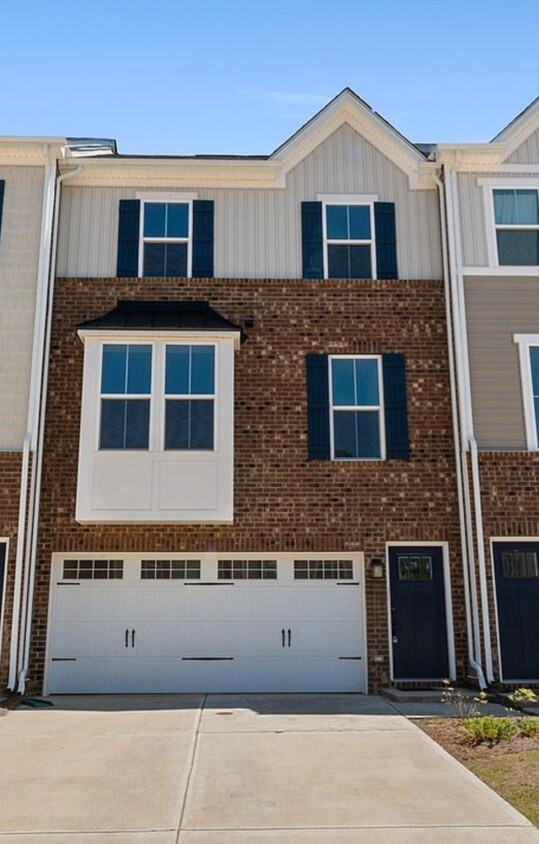 Exterior - 2588 Grantham Place Dr