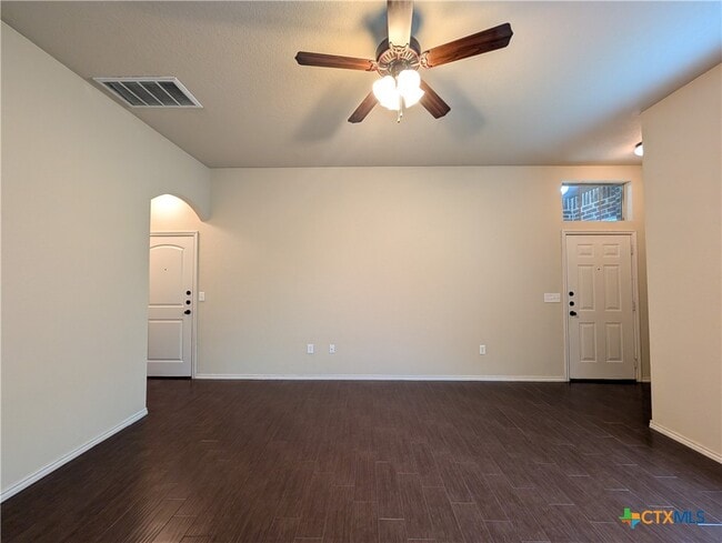 Building Photo - 669 Creekside Cir