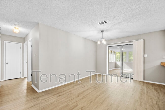 Building Photo - 329 Springdale Cir