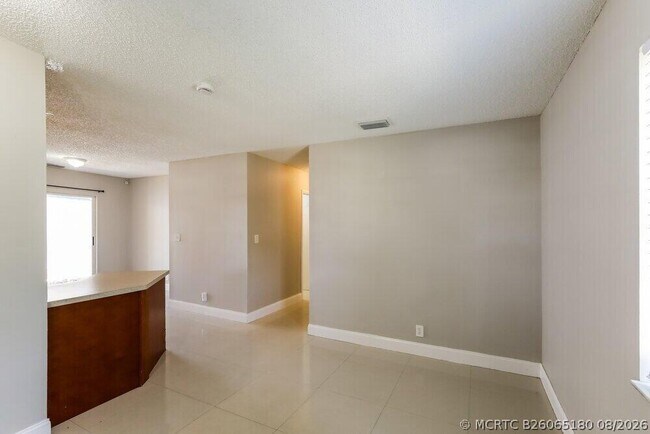 Foto del edificio - 1558 NW 7th Ln
