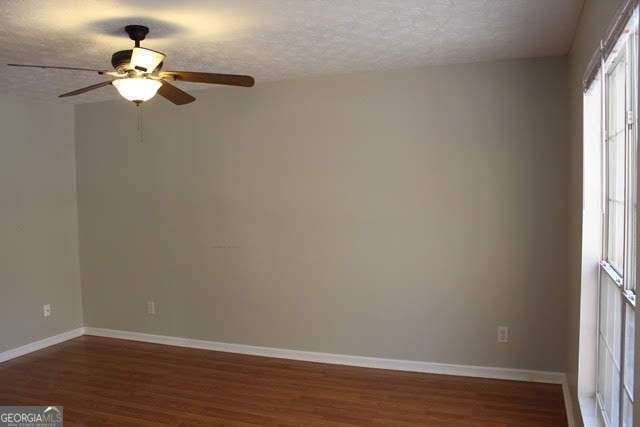 Foto del edificio - 3012 Fair Creek Ct