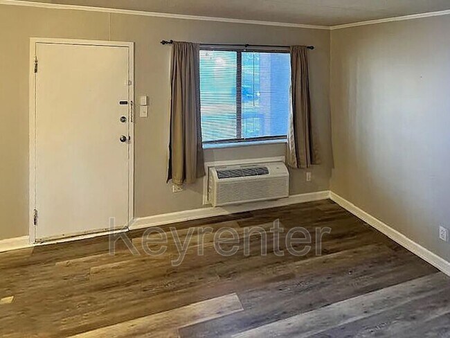 Foto del edificio - 2718 Painter Ave SW