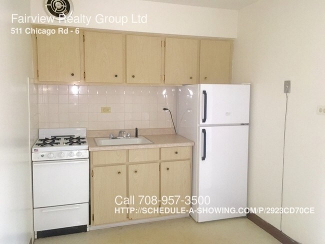 Building Photo - 511 Chicago Rd