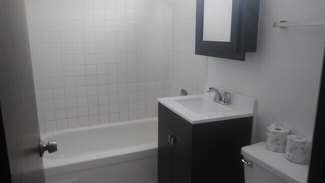 Bathroom - 4955 Fender Rd
