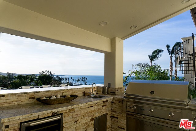 Foto del edificio - 4400 Encinal Canyon Rd