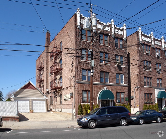 Building Photo - 759 Avenue A