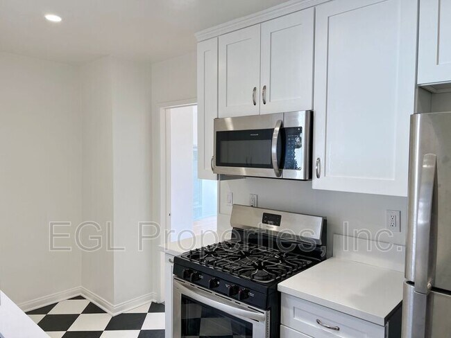 Building Photo - 5828 Condon Ave