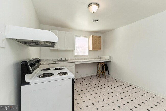 Building Photo - 6510 Joplin St