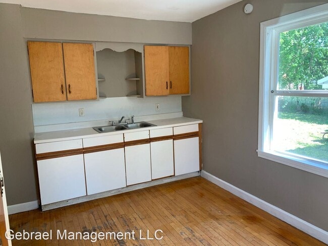Building Photo - 4817 Fenton Rd
