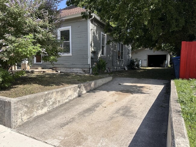 Building Photo - 821 Nevada St