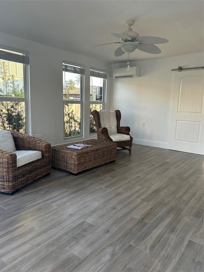 Foto del edificio - 826 Bonito Ln