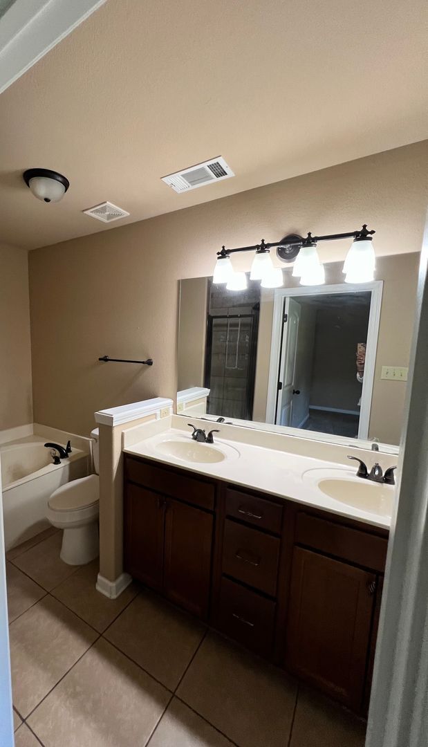 Foto del edificio - 4 Bdrm 2.5 bath Home-  Munford