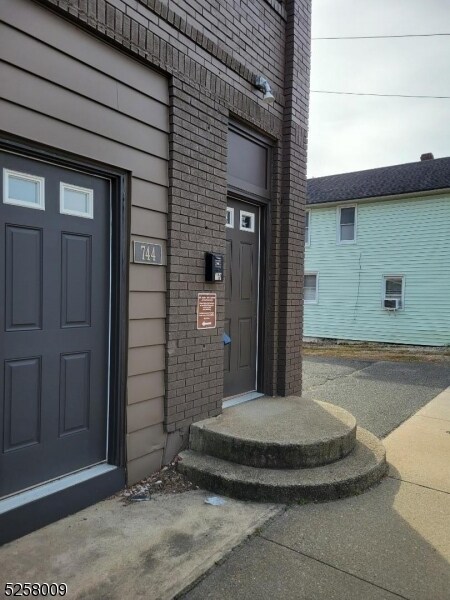 Primary Photo - 744 Ringwood Ave