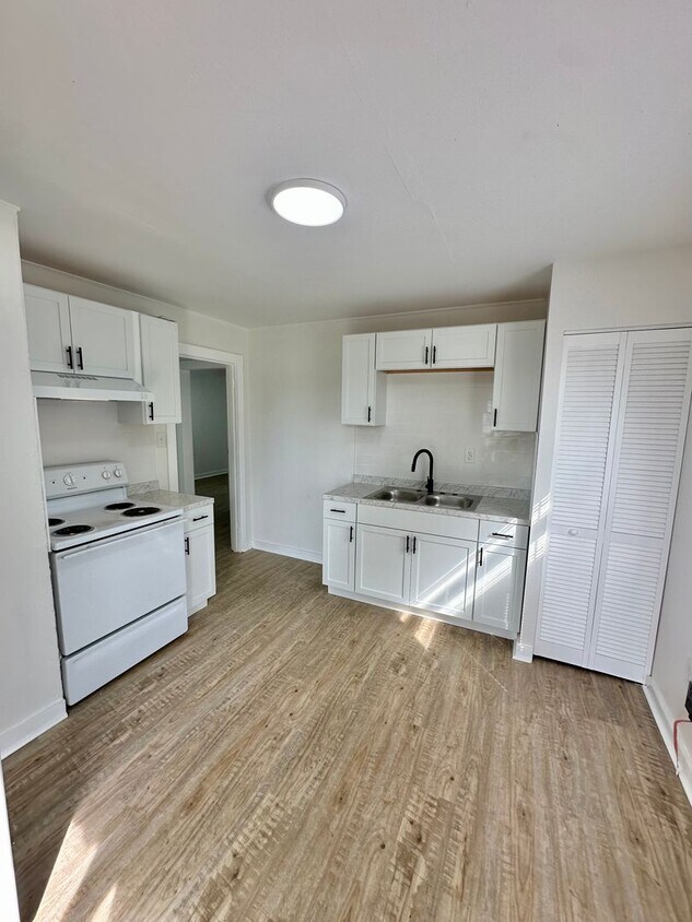 Foto principal - 601 E 7th St