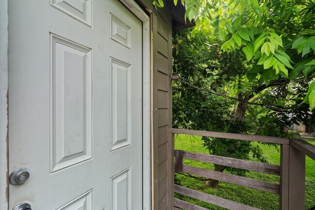 Foto del edificio - 2328 Boss St