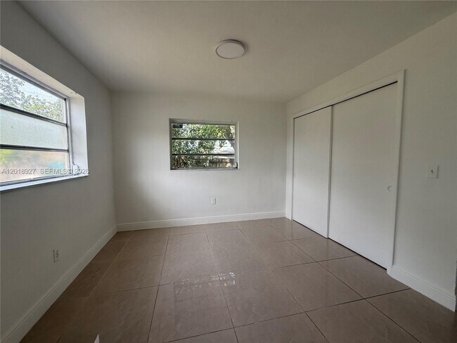 Foto del edificio - 435 NW 44th Ave