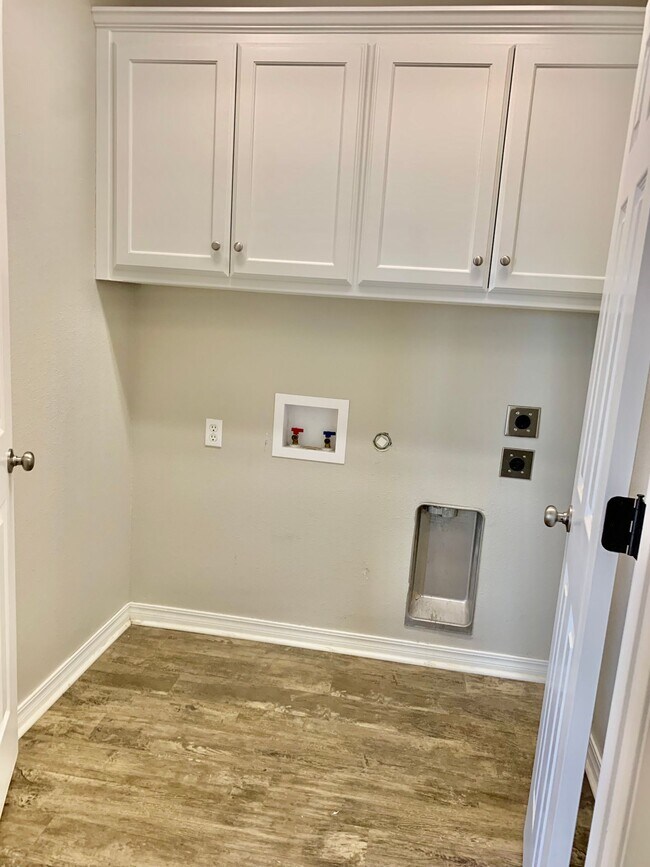 Foto del edificio - 2 Bedroom 2 Bath Duplex.