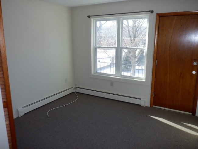 Building Photo - 128 Church St