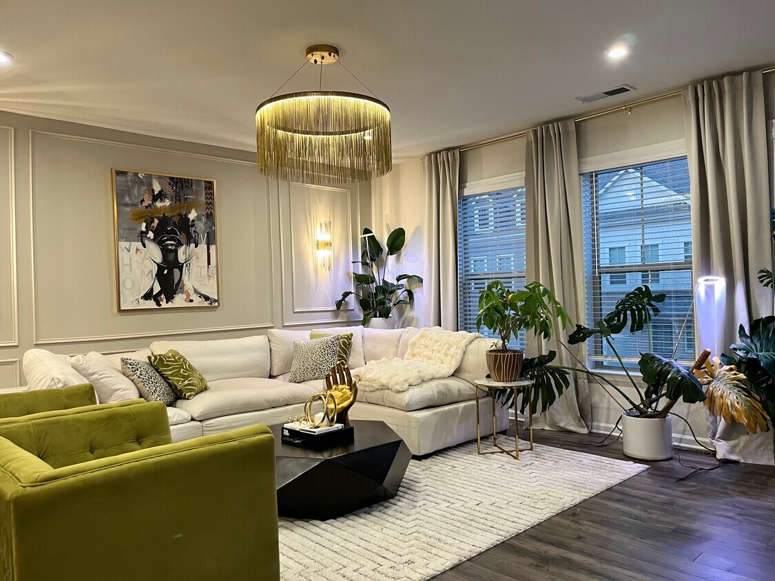Living Room - 1417 Ridgebend Way SE