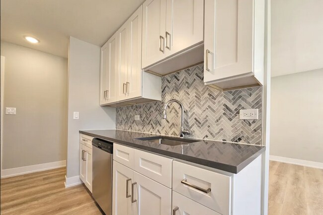 Foto del edificio - 531 W Aldine Ave