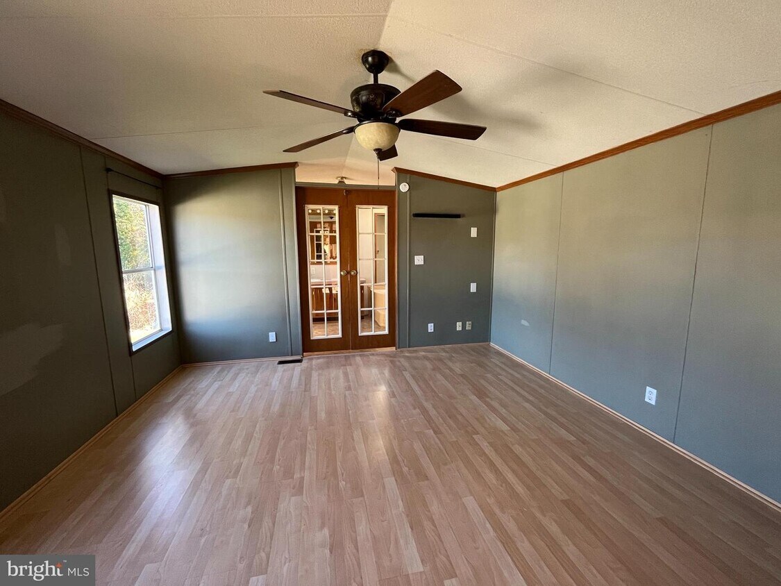 492 Fancy Filly Cir, Martinsburg, WV 25403 House Rental in