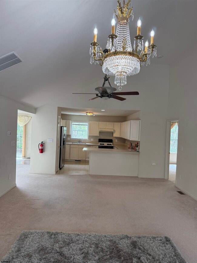 Building Photo - 2 Club House Ln