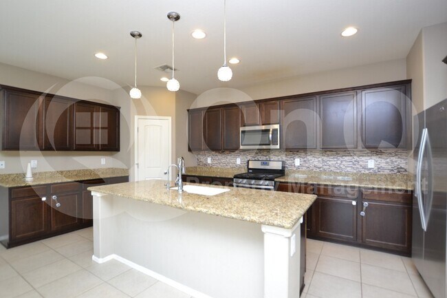 Building Photo - 12039 W Briles Rd