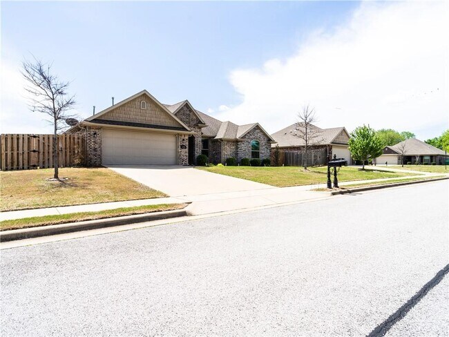 Building Photo - 130 Cisterna Dr